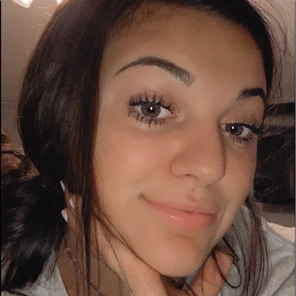 Meet your Posher, Emily - Picture 1 of 1